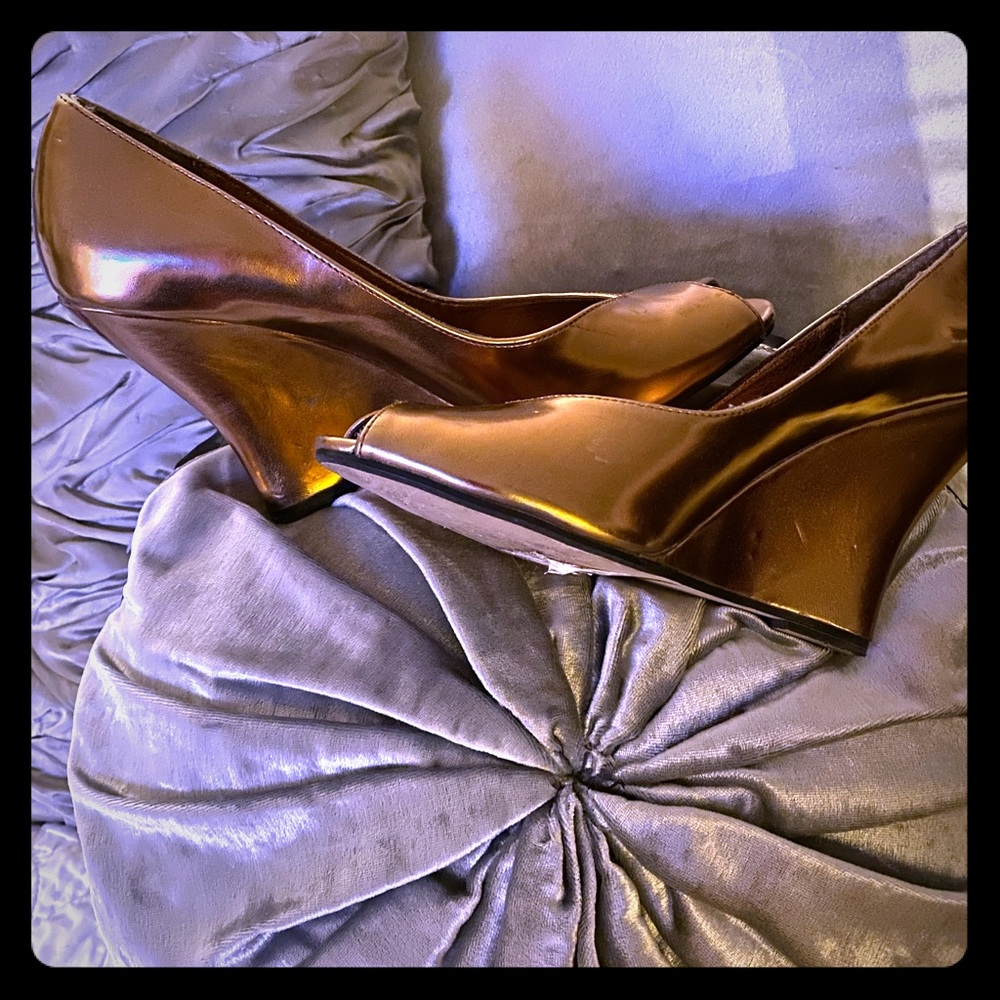 Charles Albert pre-owner bronze wedge Sz 8.5